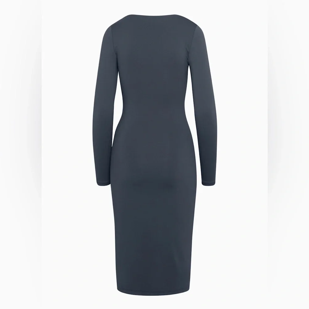 Babaton Contour V-neck Longsleeve Dress - Picture 9 of 9
